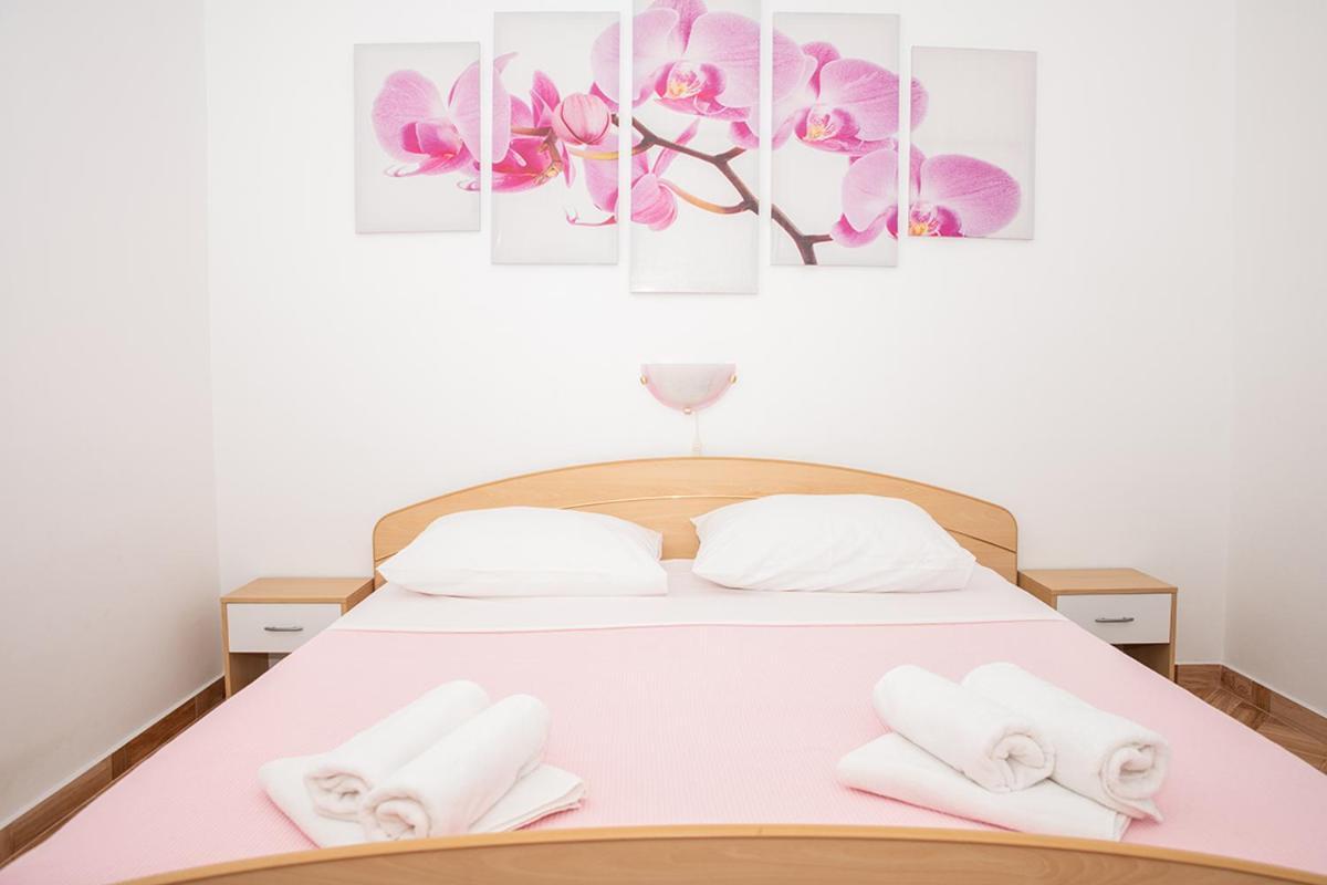 Apartman Mira I Denis Supetarska Draga Zimmer foto